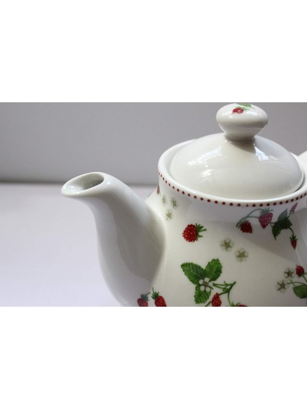 Beige Strawberry Porcelain Ceramic Kitchen Teapot with Lids Tea Coffee Sever - Picture 6 of 7